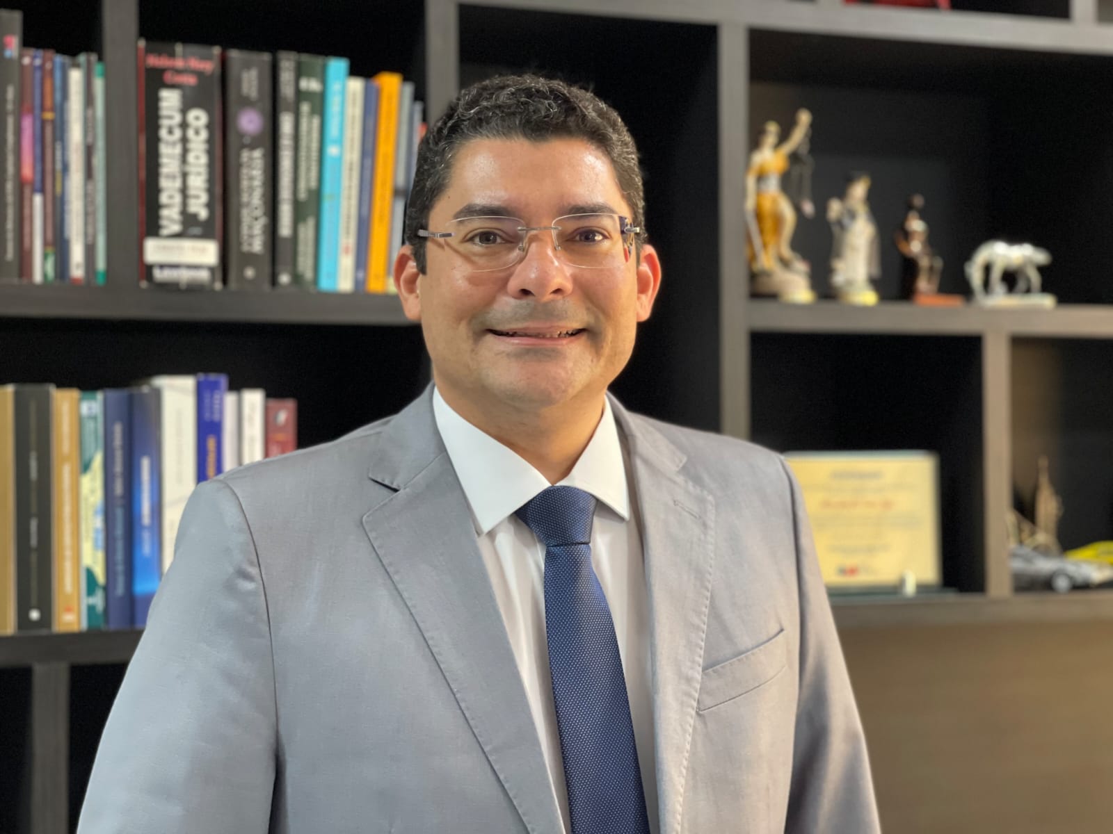 Advogado Alessandro Lopes